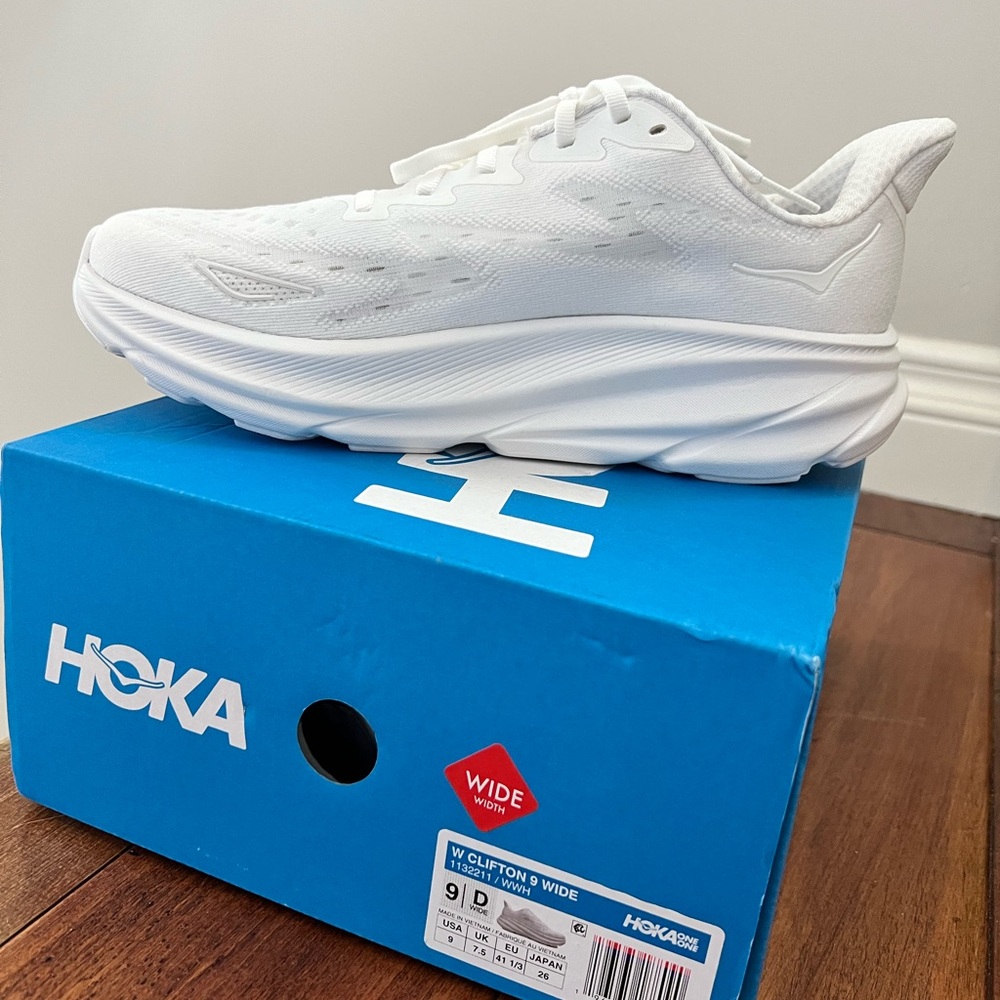 Hoka Clifton 9 Wide White Running Shoes